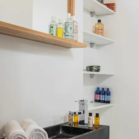 Apartment Veeve - Beauty Among The Bustle *